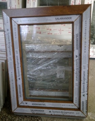 Kunststofffenster Salamander 60x70 cm (b x h), Aussendekor eiche gold und innen weiß, 3-fach Verglasung – Bild 2