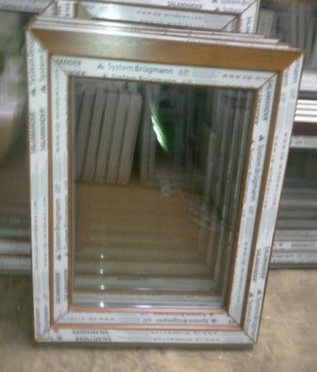 Kunststofffenster Salamander 70x90 cm (b x h), Aussendekor eiche gold und innen weiß, 3-fach Verglasung – Bild 2