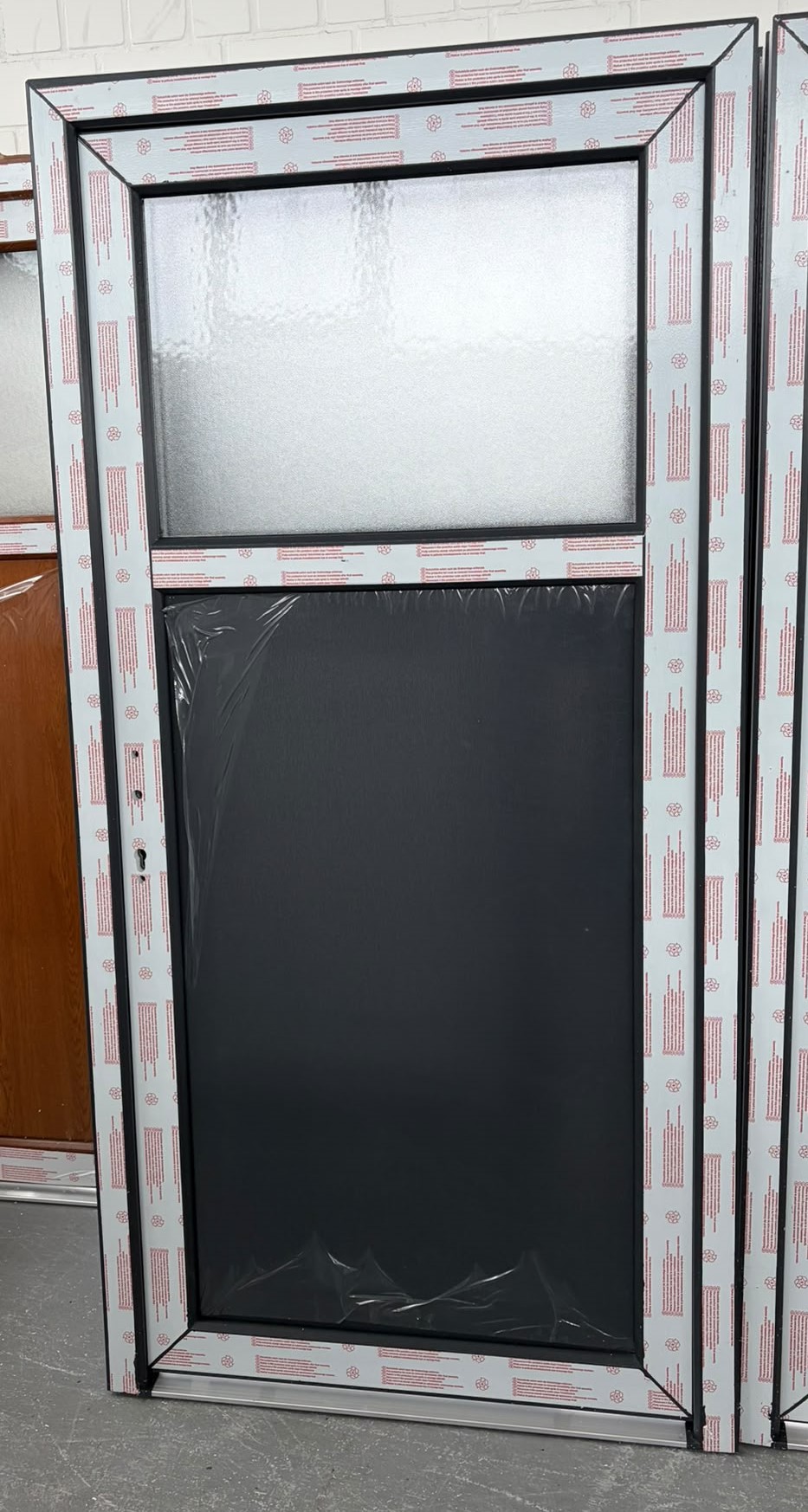 Kunststoff Nebeneingangstüre 98 x 198 mit Drückergarnitur und Profilzylinder, NET3, innen weiß und aussen anthrazit